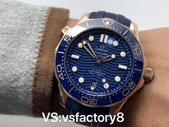 VS廠歐米茄海馬300米全玫瑰金藍盤8801機細節做工到底如何